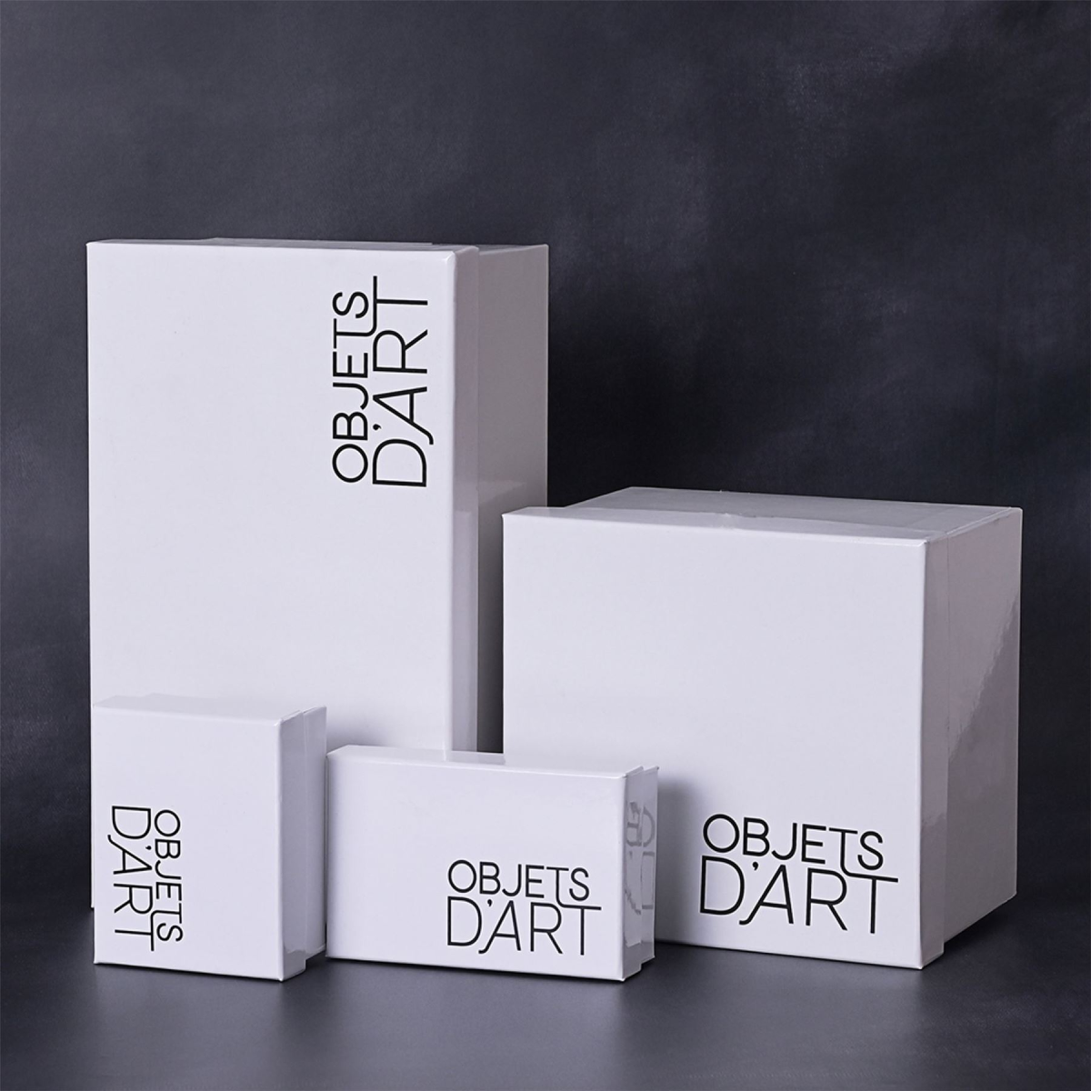 Objets d'art Glass Figurine - Red Parrot Widdop